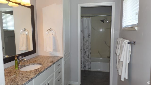 496 E SPRUCE GLEN RD, Murray, UT 84107