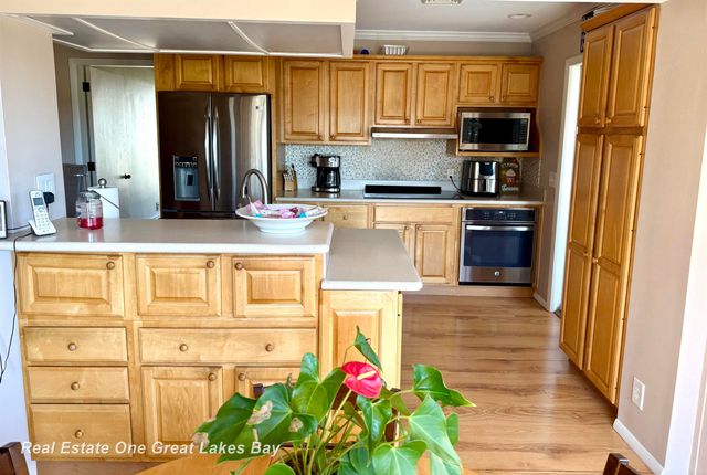 4749 Century Drive, Saginaw, MI 48638