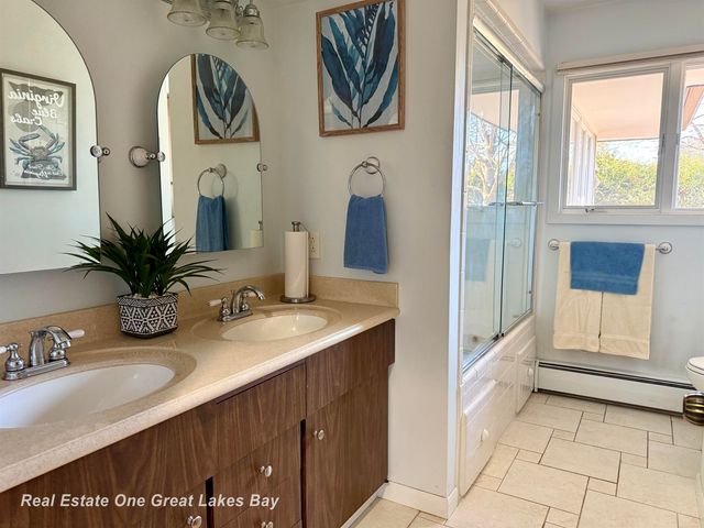 4749 Century Drive, Saginaw, MI 48638