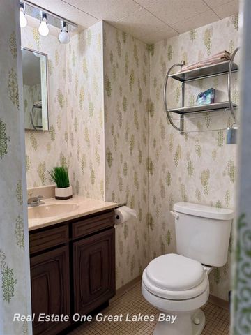 4749 Century Drive, Saginaw, MI 48638