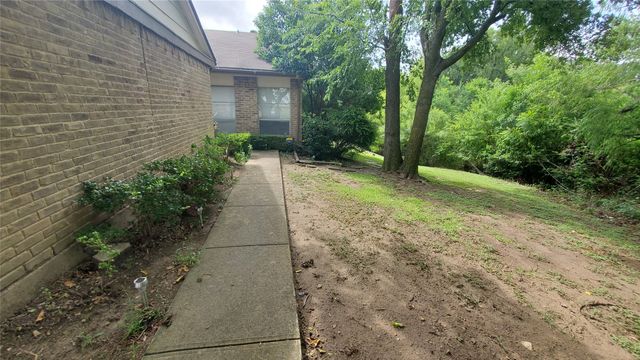 834 Pebble Beach Drive, Garland, TX 75043