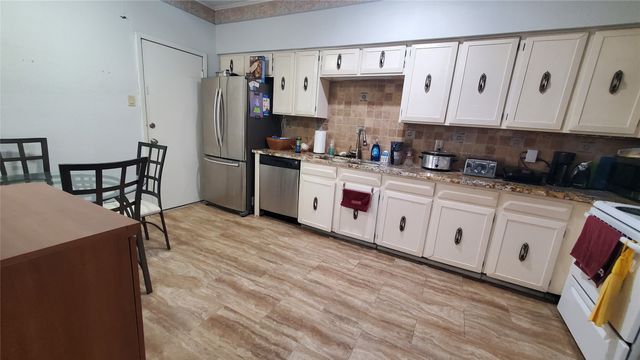 834 Pebble Beach Drive, Garland, TX 75043