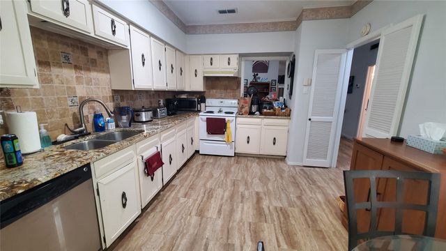 834 Pebble Beach Drive, Garland, TX 75043