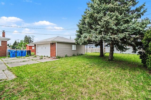 8271 Stanley Drive, Warren, MI 48093