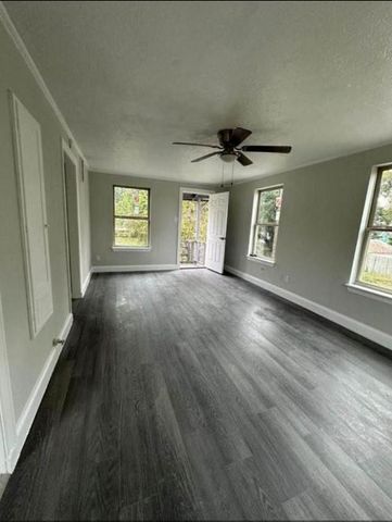 702 Rosedale Street A B, La Marque, TX 77568