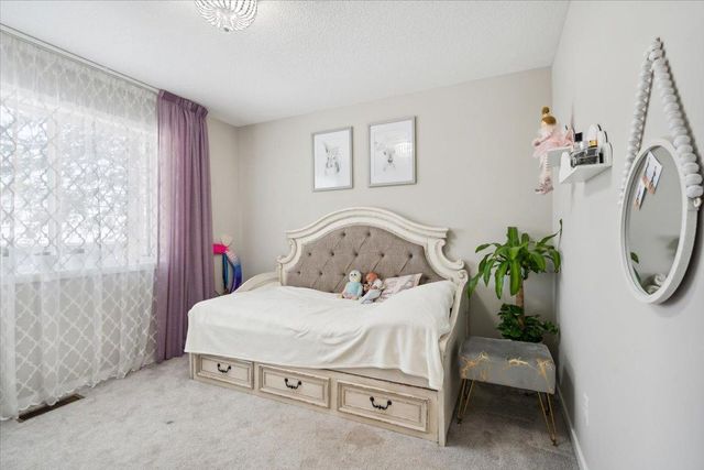 561 8th Street NW, Elk River, MN 55330