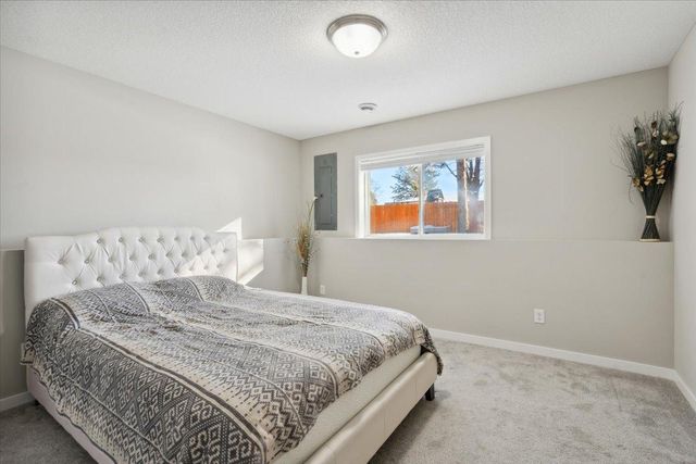 561 8th Street NW, Elk River, MN 55330