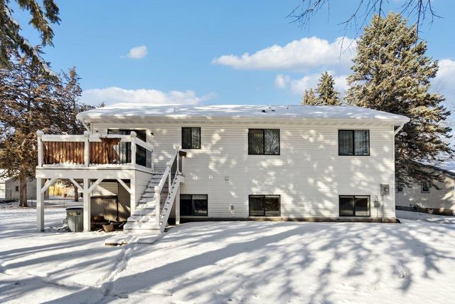 561 8th Street NW, Elk River, MN 55330