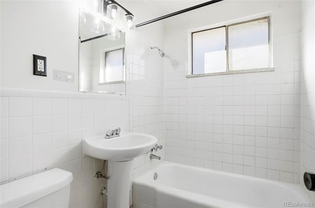 7515 W 8th Place, Lakewood, CO 80214