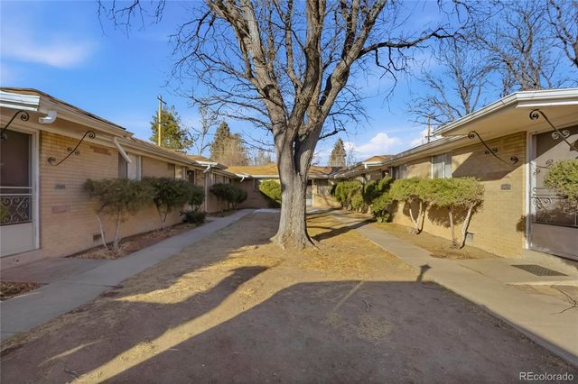 7515 W 8th Place, Lakewood, CO 80214