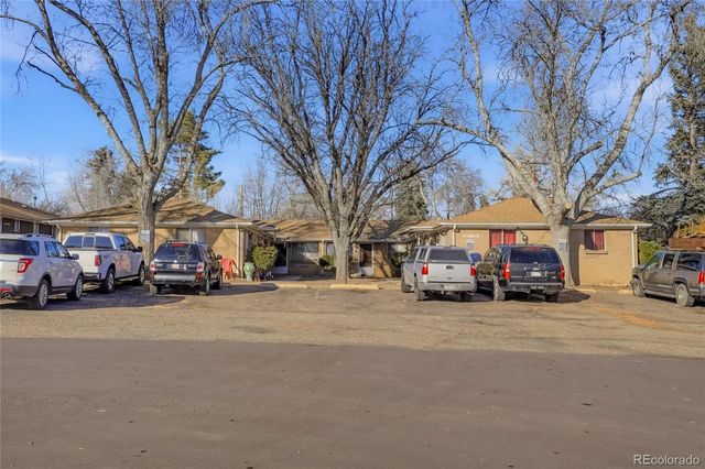 7515 W 8th Place, Lakewood, CO 80214