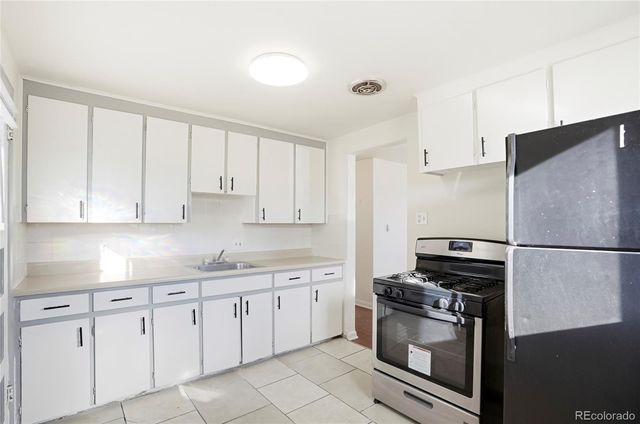 7515 W 8th Place, Lakewood, CO 80214