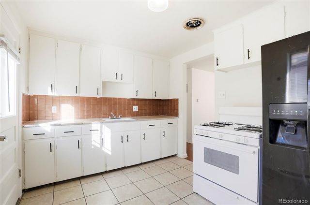 7515 W 8th Place, Lakewood, CO 80214