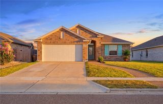 7805 Stampede Dr, Corpus Christi, TX 78414