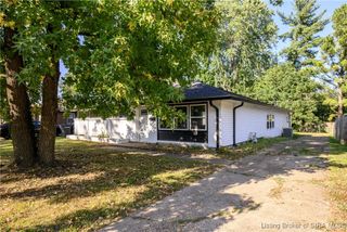 208 Mockingbird Drive, Jeffersonville, IN 47130