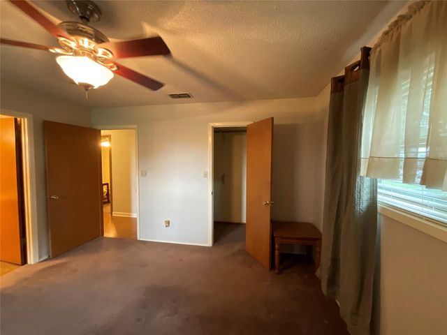 104 Mraz Street, Yoakum, TX 77995