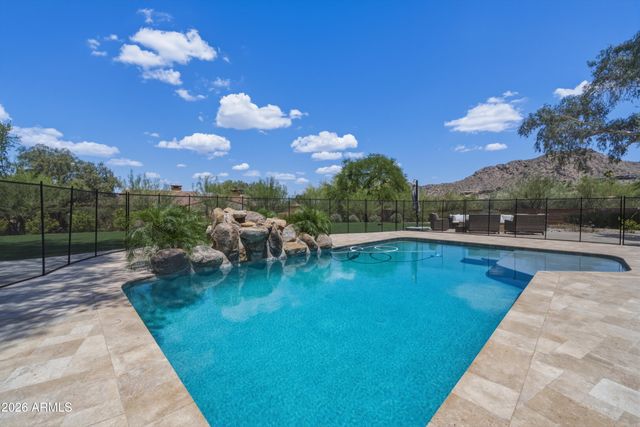 5136 E ROADRUNNER Road, Paradise Valley, AZ 85253
