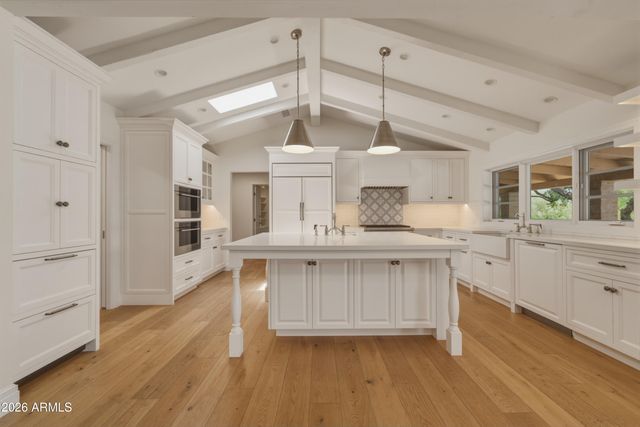 5136 E ROADRUNNER Road, Paradise Valley, AZ 85253