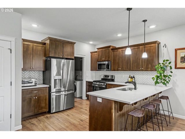 1491 FOXGLOVE St, Woodburn, OR 97071