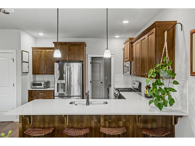 1491 FOXGLOVE St, Woodburn, OR 97071