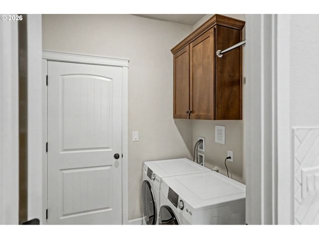 1491 FOXGLOVE St, Woodburn, OR 97071