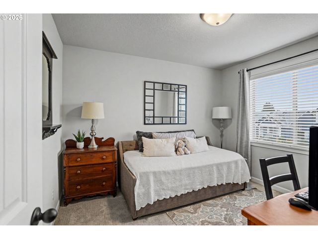 1491 FOXGLOVE St, Woodburn, OR 97071