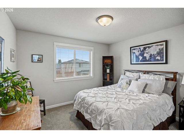 1491 FOXGLOVE St, Woodburn, OR 97071