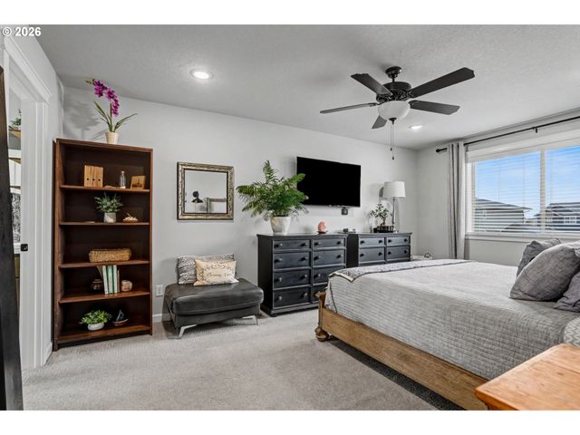 1491 FOXGLOVE St, Woodburn, OR 97071