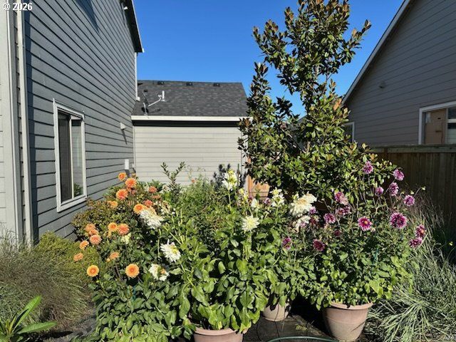 1491 FOXGLOVE St, Woodburn, OR 97071