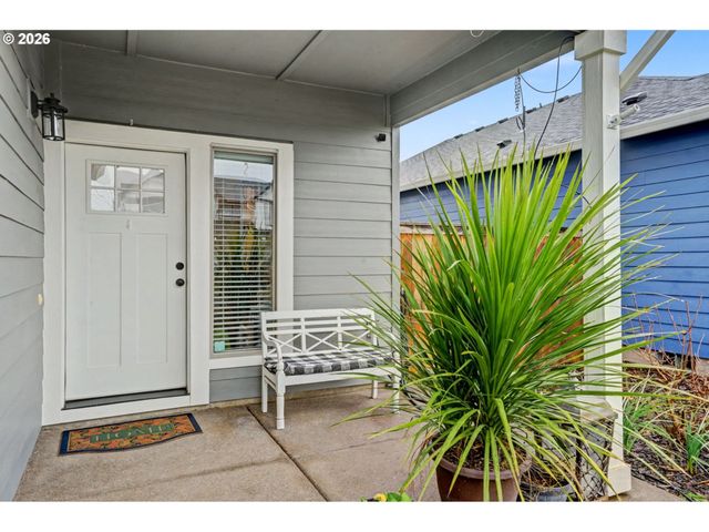 1491 FOXGLOVE St, Woodburn, OR 97071