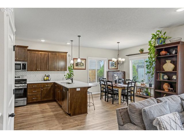 1491 FOXGLOVE St, Woodburn, OR 97071