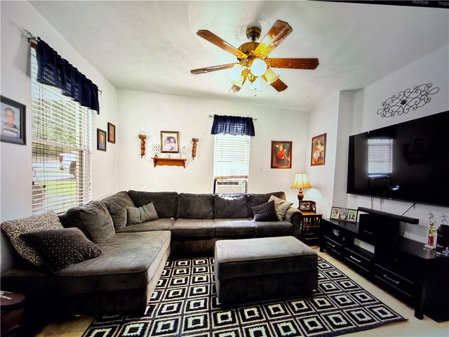 1910 2nd St, South Connellsville, PA 15425