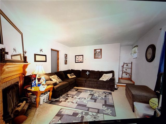 1910 2nd St, South Connellsville, PA 15425