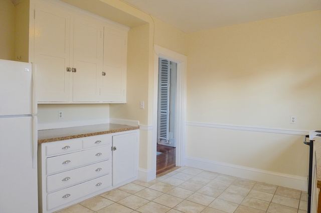 77 Hartford St 2, Newton, MA 02461