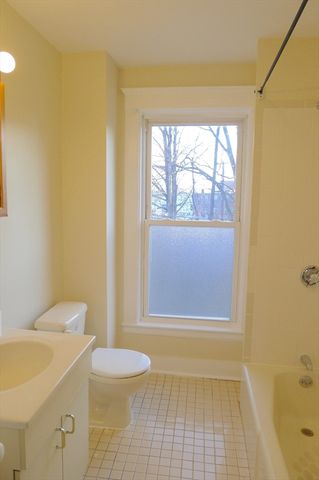 77 Hartford St 2, Newton, MA 02461