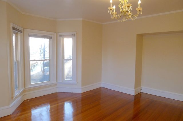 77 Hartford St 2, Newton, MA 02461