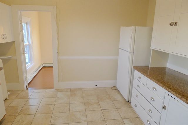 77 Hartford St 2, Newton, MA 02461
