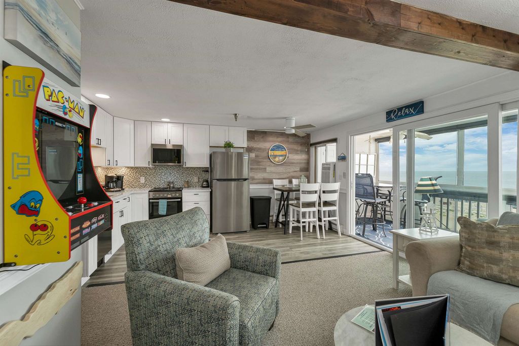 Image 12 of property listing at 19 Atlantic Ave Unit 11, Hampton, NH 03842
