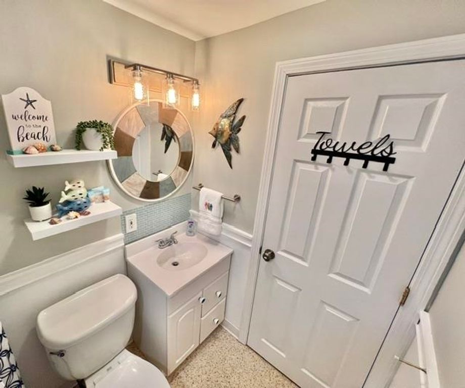 Image 19 of property listing at 19 Atlantic Ave Unit 11, Hampton, NH 03842