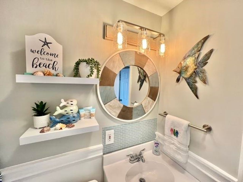 Image 20 of property listing at 19 Atlantic Ave Unit 11, Hampton, NH 03842