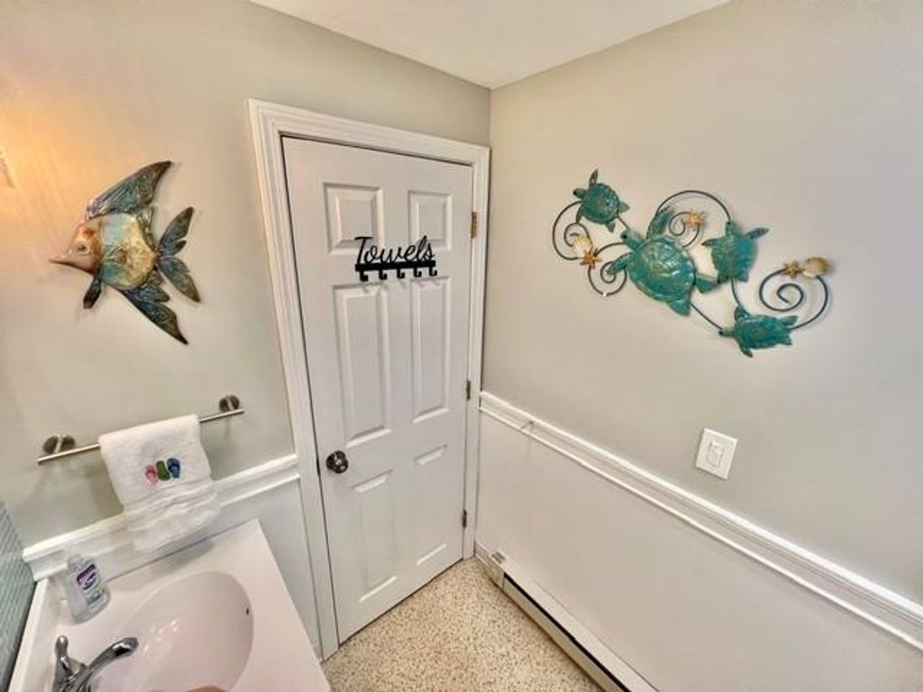 Image 21 of property listing at 19 Atlantic Ave Unit 11, Hampton, NH 03842