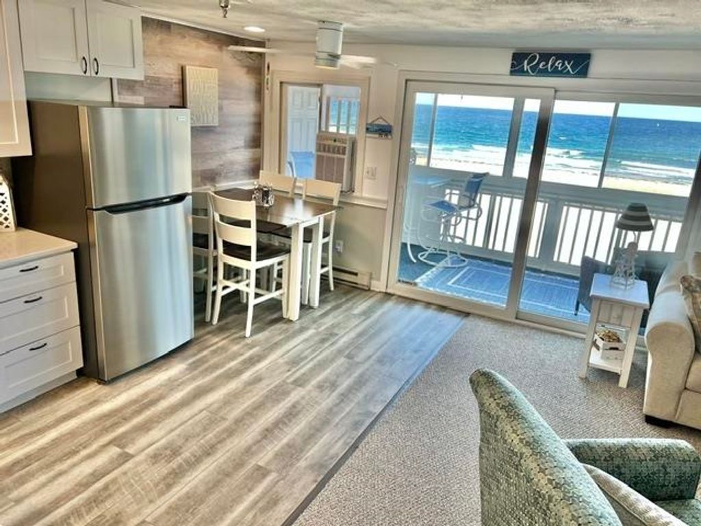 Image 4 of property listing at 19 Atlantic Ave Unit 11, Hampton, NH 03842