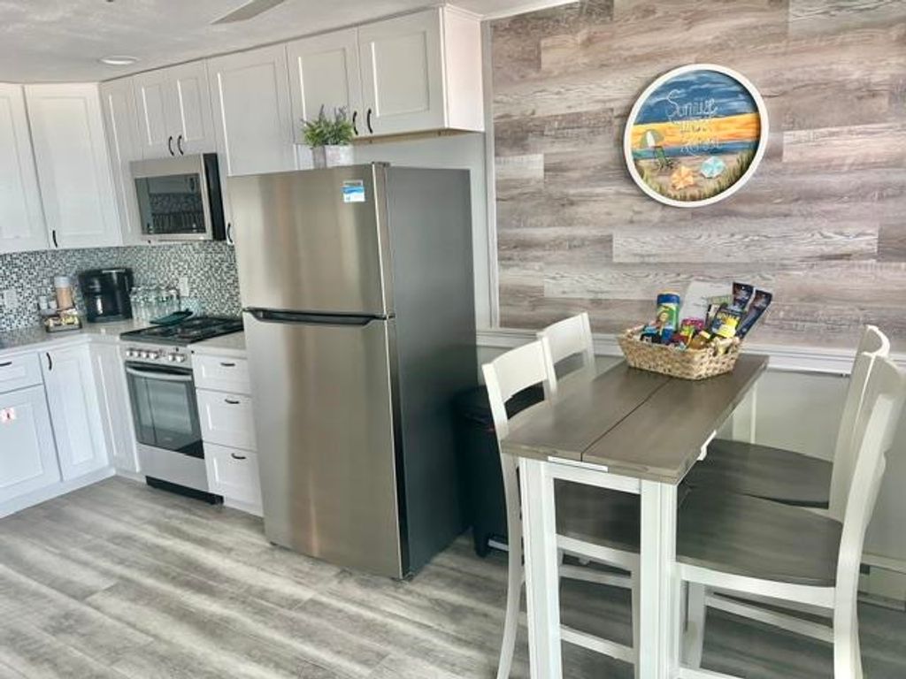 Image 9 of property listing at 19 Atlantic Ave Unit 11, Hampton, NH 03842