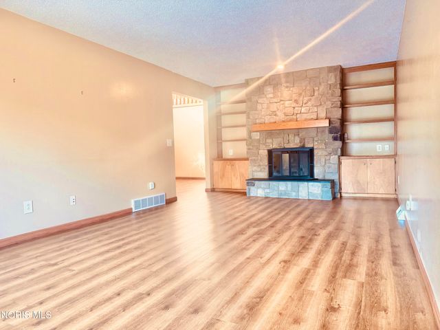 1144 Bernath Parkway, Toledo, OH 43615