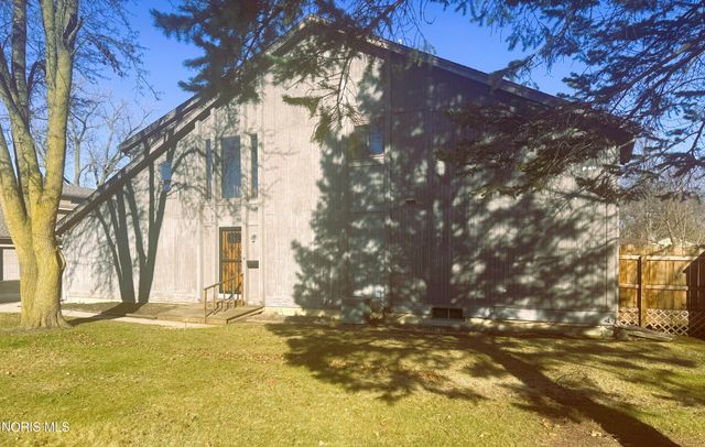 1144 Bernath Parkway, Toledo, OH 43615