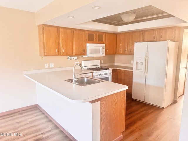 1144 Bernath Parkway, Toledo, OH 43615