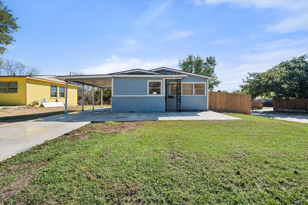 2313 Lucas Drive, Fort Worth, TX 76112 — exterior