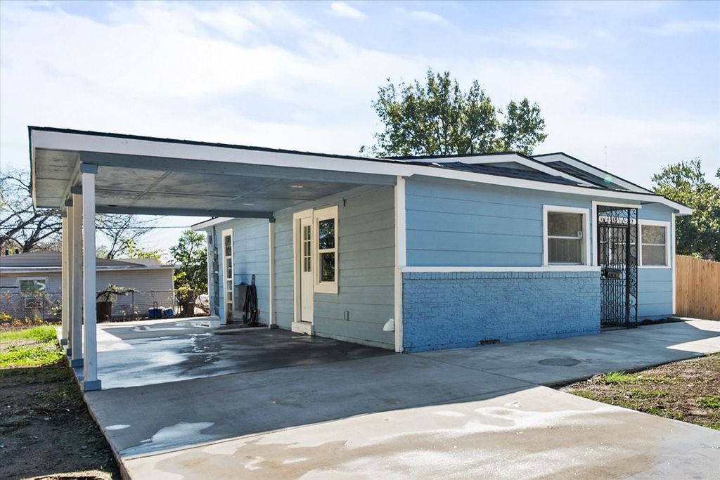 2313 Lucas Drive, Fort Worth, TX 76112 — photo 3