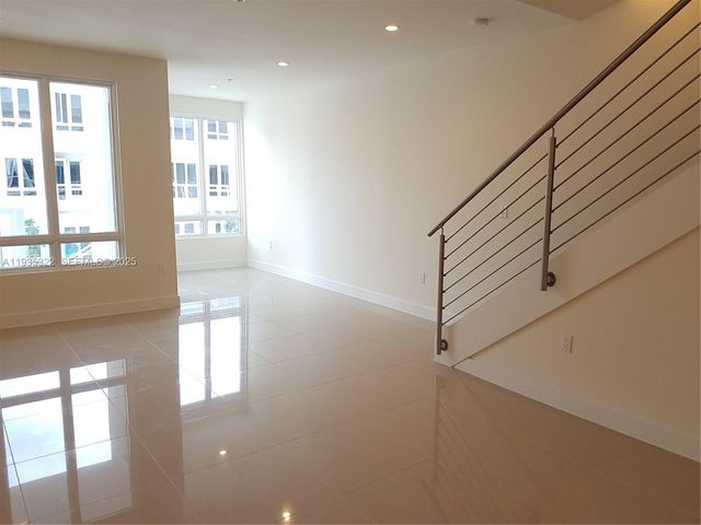 10245 NW 63rd Ter 209, Doral, FL 33178