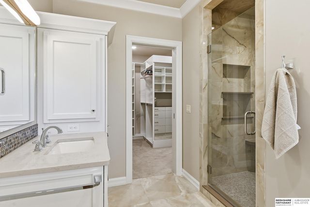 844 N 143rd Plaza, Omaha, NE 68154